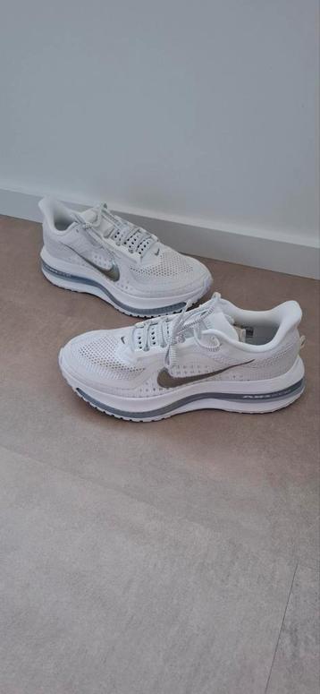 Nike Pegasus Premium wit / grijs maar 44,5 beschikbaar voor biedingen