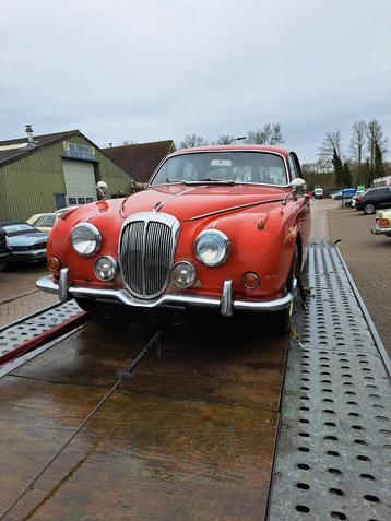 Jaguar mk2  Rood.   daimler uitvoering  v8. inruil mog. beschikbaar voor biedingen