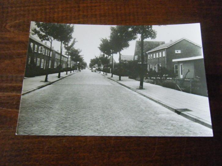 E31 - Middelharnis - Steneweg - Mooi/Oud, Verzamelen, Ansichtkaarten | Nederland, Zuid-Holland, 1960 tot 1980, Ophalen of Verzenden