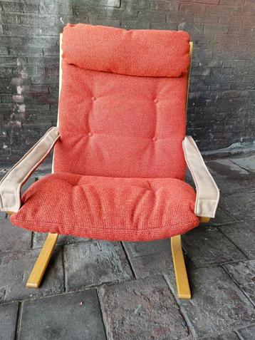 Vintage fauteuil nieuw gestoffeerd J.E. Ekornes Norway  beschikbaar voor biedingen