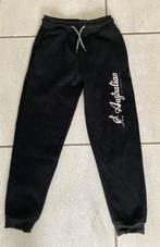 trainingsbroek Australian 122 128 zwart zgan, Kinderen en Baby's, Broek, Australian, Ophalen of Verzenden, Zo goed als nieuw