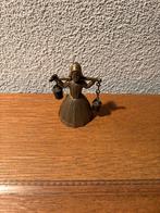 Vintage Bronzen waterdrager beeldje, Antiek en Kunst, Ophalen of Verzenden
