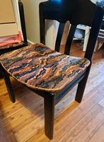 4 Zwarte Houten Stoelen met Gestoffeerde Zitting, Huis en Inrichting, Stoelen, Ophalen, Hout, Gebruikt, Zwart