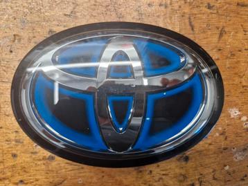 Toyota rav4 grille embleem. Voor radar sensor  beschikbaar voor biedingen