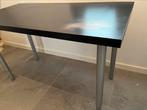 IKEA tafel vika amon met zilvergrijze verstelbare poten, Huis en Inrichting, Bureaus, Gebruikt, Ophalen, Bureau