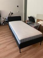 SLATTUM ikea bed, Huis en Inrichting, Slaapkamer | Bedden, Ophalen, Eenpersoons, Zwart, Zo goed als nieuw