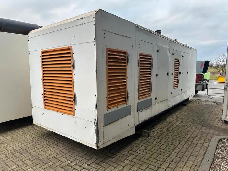 Perkins 4006-23TAG3A Stamford 900 kVA Silent generatorset, Zakelijke goederen, Machines en Bouw | Aggregaten, Ophalen of Verzenden