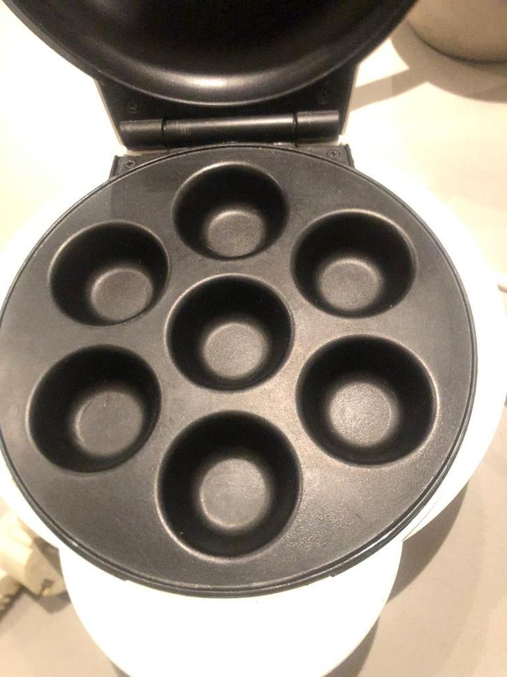 Cup cake maker, Hobby en Vrije tijd, Taarten en Cupcakes maken, Zo goed als nieuw, Bakvorm, Cupcakes, Ophalen of Verzenden