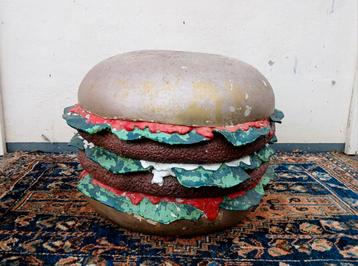 Grote XXL hamburger, big mac, quarter pounder, foodtruck beschikbaar voor biedingen