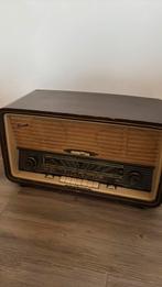 Oude vintage radio, Ophalen