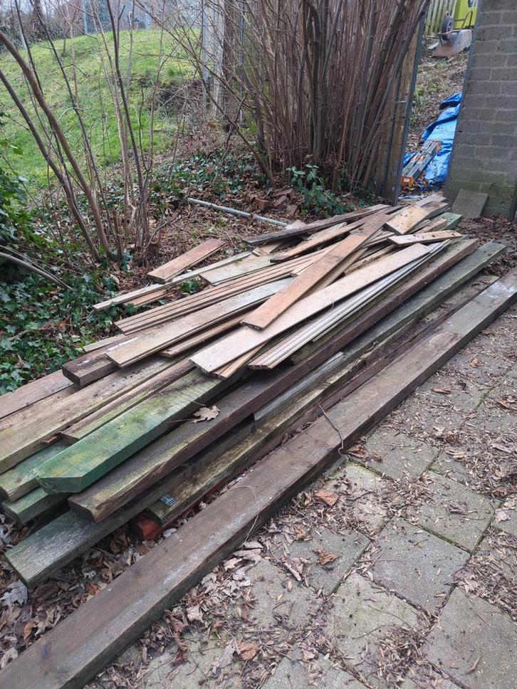Houten balken en gevelbekleding - Gratis af te halen, Doe-het-zelf en Verbouw, Hout en Planken, Gebruikt, Balk, Overige houtsoorten
