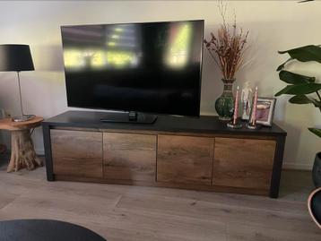 Tv meubel beschikbaar voor biedingen