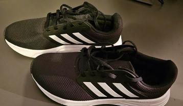 Adidas sportschoen 45. 1 maal gedragen. Zijn mij te groot.  beschikbaar voor biedingen