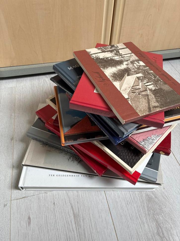 Nijkerk Boeken Collectie - 17 stuks!, Boeken, Streekboeken en Streekromans, Zo goed als nieuw, Gelderland, Ophalen of Verzenden