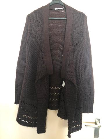 Mooie warme gewoon nieuwe positie cardigan maat  L Queen Mum beschikbaar voor biedingen