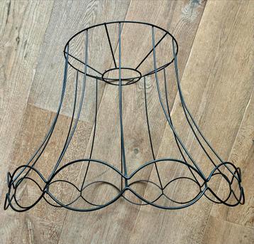 Vintage Zwarte Lampenkap beschikbaar voor biedingen