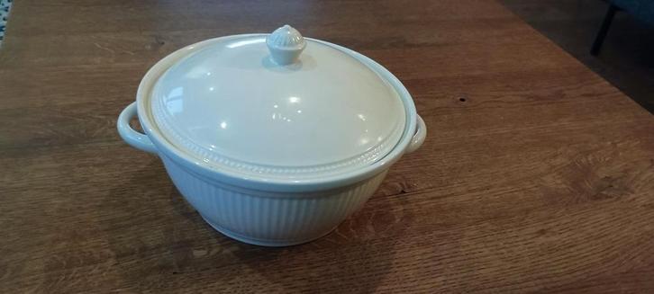 Wedgwood Windsor Dekschal met Deksel - 19cm, Huis en Inrichting, Keuken | Servies, Zo goed als nieuw, Schaal of Schalen, Wedgwood