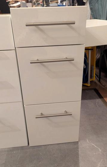 Keuken Kast met 3 Lades / Kitchen cabinet beschikbaar voor biedingen