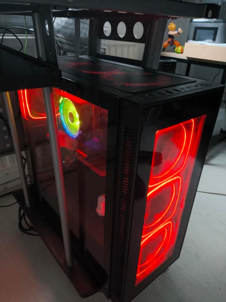 High-End Gaming PC - Krachtpatser voor de Serieuze Gamer!, Computers en Software, Desktop Pc's, Zo goed als nieuw, 4 Ghz of meer
