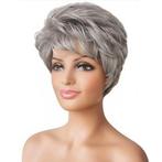 Pruik kort haar in laagjes naturel grijsmix model 077, Ophalen of Verzenden, Nieuw, Pruik of Haarverlenging