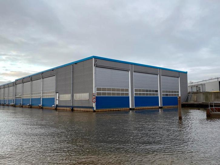 Te koop te Huur Ligplaats in Schiphuis te Lemmer 11x3,5 m, Watersport en Boten, Ligplaatsen