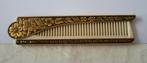Vouw kam. Opvouwbare kam. Zakkam in houder. Jaren '50., Antiek en Kunst, Ophalen of Verzenden