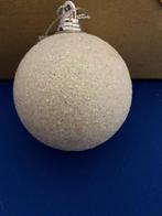 Bijzondere witte kerstbal., Diversen, Kerst, Niet bekend, Niet bekend, Nieuw, Ophalen of Verzenden