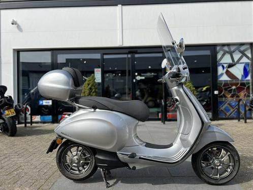 Vespa Elletrica 45 km e-scooter ( BTW ), Fietsen en Brommers, Scooters | Vespa, Zo goed als nieuw, Elektrisch, Ophalen of Verzenden