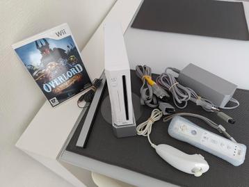 Nintendo Wii (RVL-001) compleet met spel beschikbaar voor biedingen