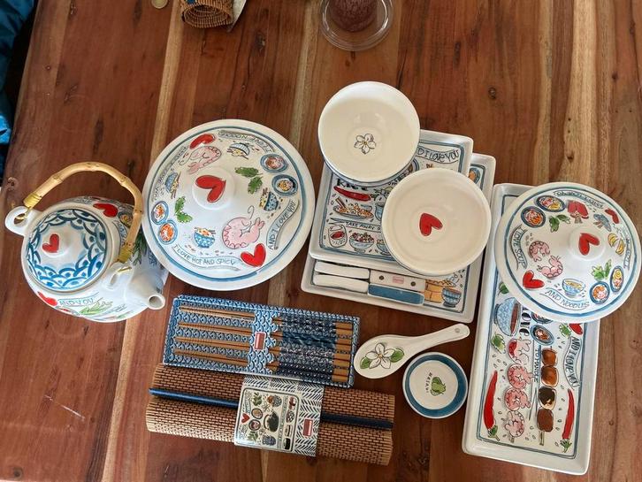 Conpleet blond Asia servies, Huis en Inrichting, Keuken | Servies, Zo goed als nieuw, Compleet servies, Blond Amsterdam, Aardewerk