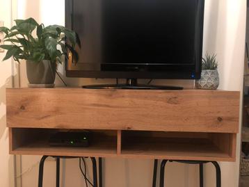 Tv meubel beschikbaar voor biedingen