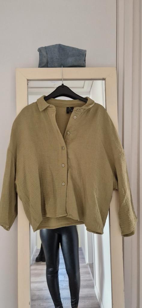 Olijf kleurige blouse vero moda s, Kleding | Dames, Blouses en Tunieken, Nieuw, Maat 36 (S), Groen, Ophalen of Verzenden