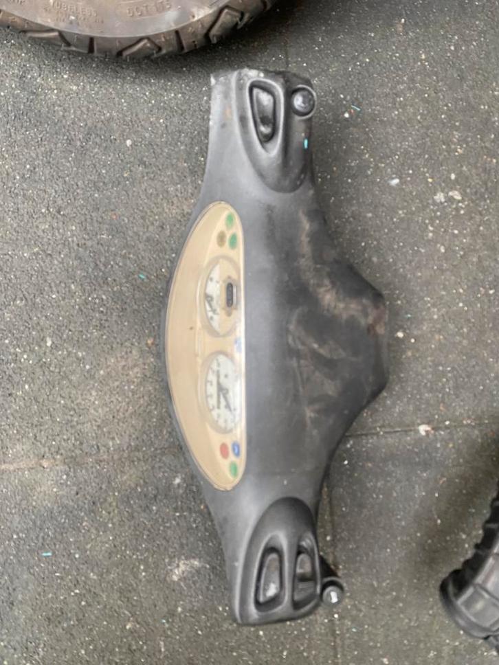 Vespa ET2 dashboard/stuurkap, Fietsen en Brommers, Brommeronderdelen | Scooters, Zo goed als nieuw, Vespa, Kap, Ophalen of Verzenden
