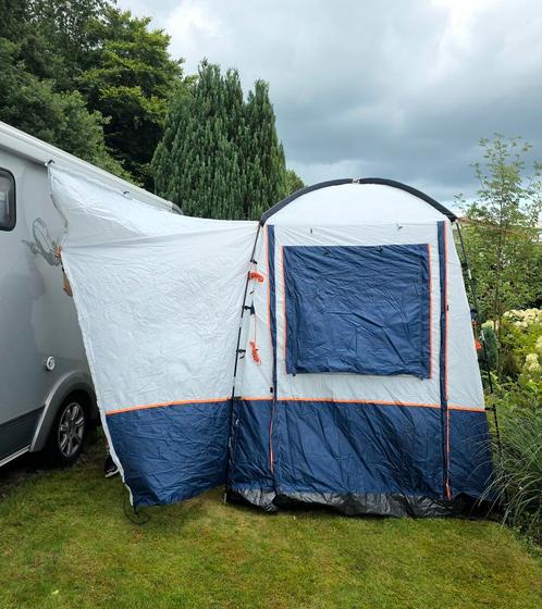 Voortent voor camper/caravan met 2 compartimenten, Caravans en Kamperen, Voortenten en Luifels, Zo goed als nieuw, Ophalen of Verzenden