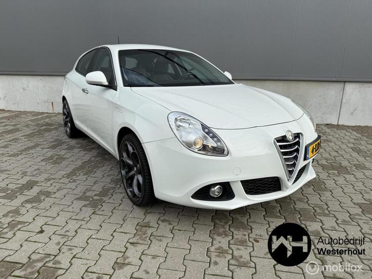 Alfa Romeo Giulietta 1.4 T Distinctive Lusso Automaat NAVI N, Auto's, Alfa Romeo, Bedrijf, Te koop, Giulietta, ABS, Airbags, Airconditioning