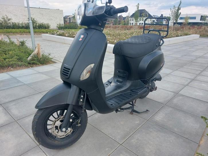 GTS Toscana snorscooter defect, Fietsen en Brommers, Snorfietsen en Snorscooters, Gebruikt, Benzine, Ophalen