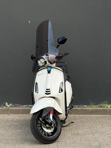Vespa Sprint iGet 2021Black on White FULL OPTION beschikbaar voor biedingen