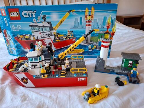 Compleet lego city 60109 brandweer boot, Kinderen en Baby's, Speelgoed | Duplo en Lego, Zo goed als nieuw, Ophalen