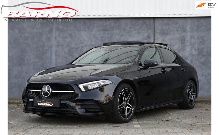 Mercedes-Benz A-klasse 180 Sedan AMG Panorama|Navi|Camera, Auto's, Mercedes-Benz, Bedrijf, Te koop, A-Klasse, ABS, Achteruitrijcamera