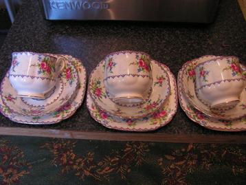 royal albert petit point trio's en schaal