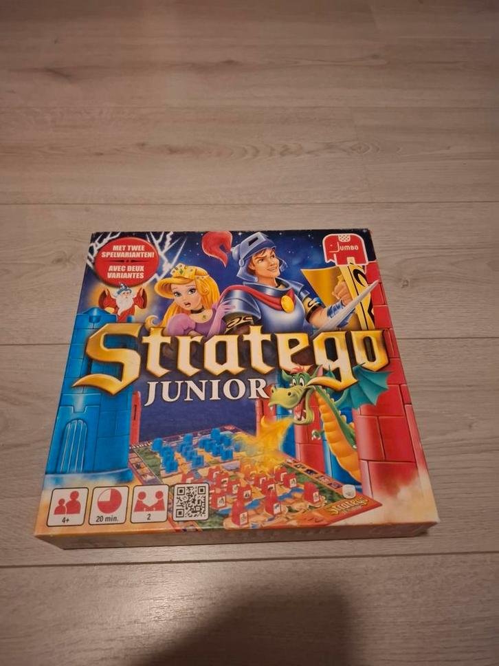 Stratego Junior - Leuk strategisch spel!, Hobby en Vrije tijd, Gezelschapsspellen | Bordspellen, Zo goed als nieuw, Een of twee spelers