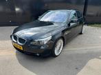 BMW 5-Serie 3.0 I 530 AUT 2003 Zwart, Auto's, BMW, Automaat, Achterwielaandrijving, Zwart, 2000 kg