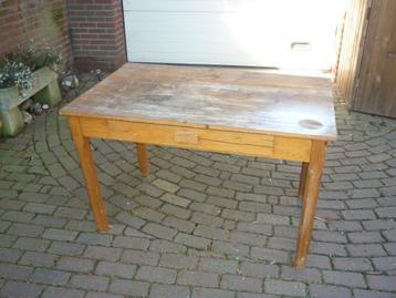 Antieke Grenen tafel met lade opknapper in goede staat beschikbaar voor biedingen