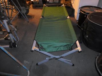 te koop aangeboden opvouwbare camping bed veldbed logeerbed beschikbaar voor biedingen