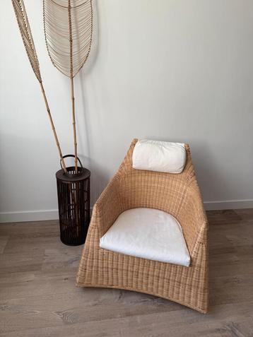 Rotan stoel beschikbaar voor biedingen