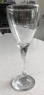 Wijnglas met bewerkte poot - hoog 19 cm Roemer, Ophalen of Verzenden, Zo goed als nieuw, Overige typen
