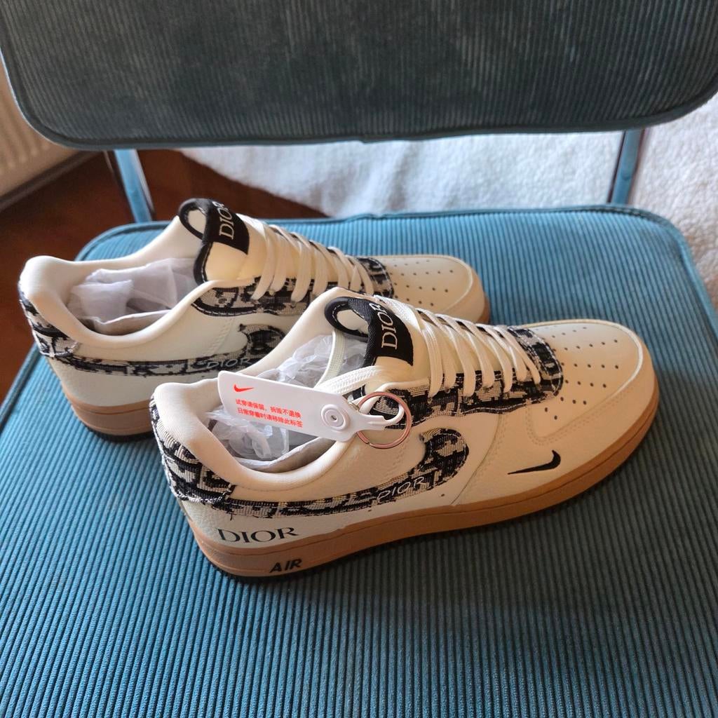 Nike Air Force 1 Dior Beige Maat 41.Ze zijn  nieuw, Overige kleuren, Nieuw, Ophalen of Verzenden, Sneakers of Gympen