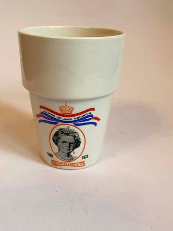 Beker Juliana 25 jaar koningin 1948-1973 beschikbaar voor biedingen