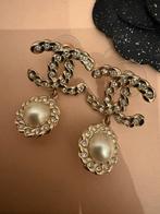 Chanel Oorbellen met Parel, Met kristal, Overige materialen, Hangers, Ophalen of Verzenden