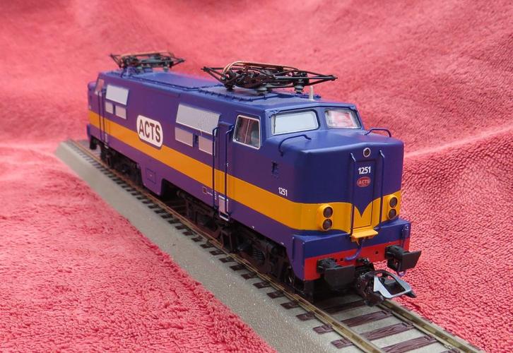 Trix ACTS (ex NS 1200), Hobby en Vrije tijd, Modeltreinen | H0, Zo goed als nieuw, Locomotief, Gelijkstroom, Trix, NS, Ophalen of Verzenden